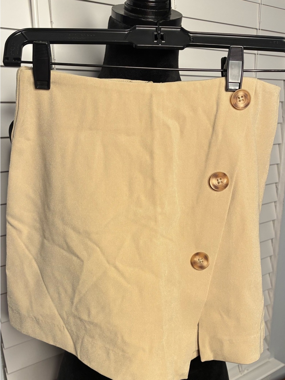 WeWoreWhat Beige Button-Detail Skort